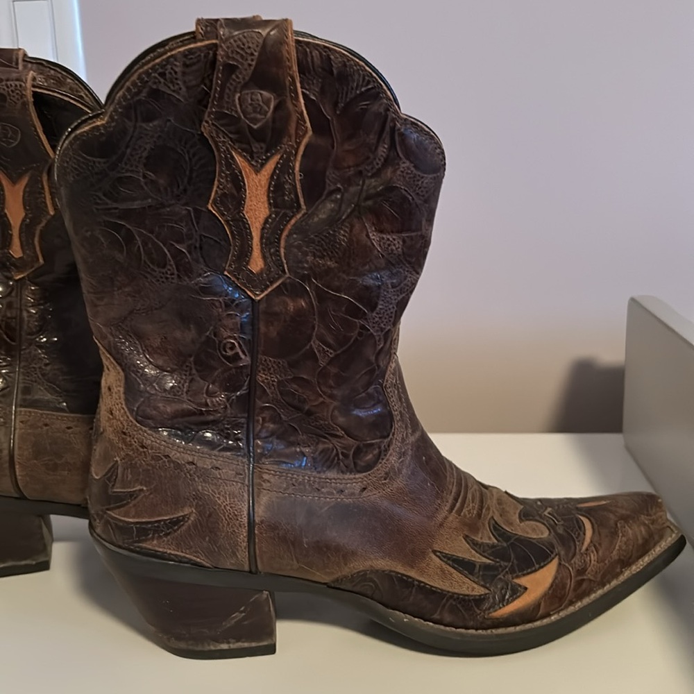 Ariat Cowboy Boots. Women’s size 8.5 - Picture 3 of 7